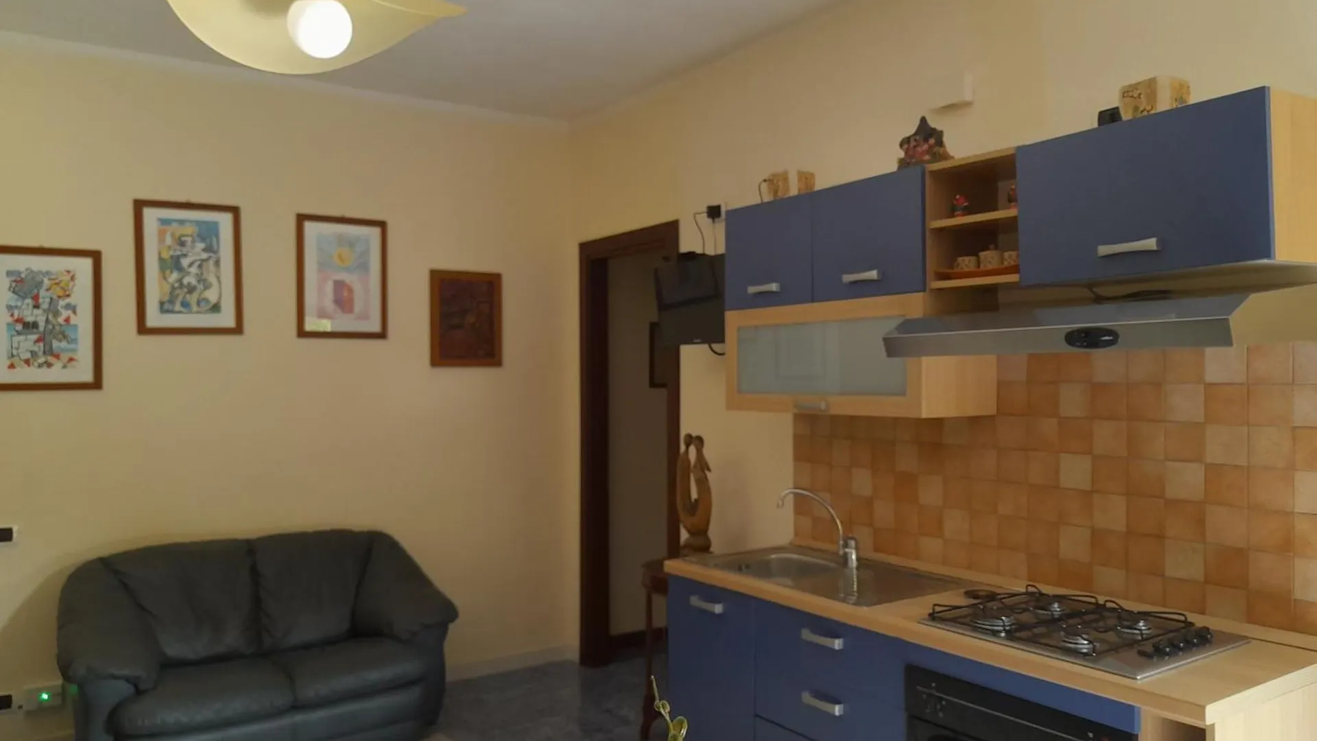 Casa Vacanza Appartamenti Al Mare カポテッラ アパート