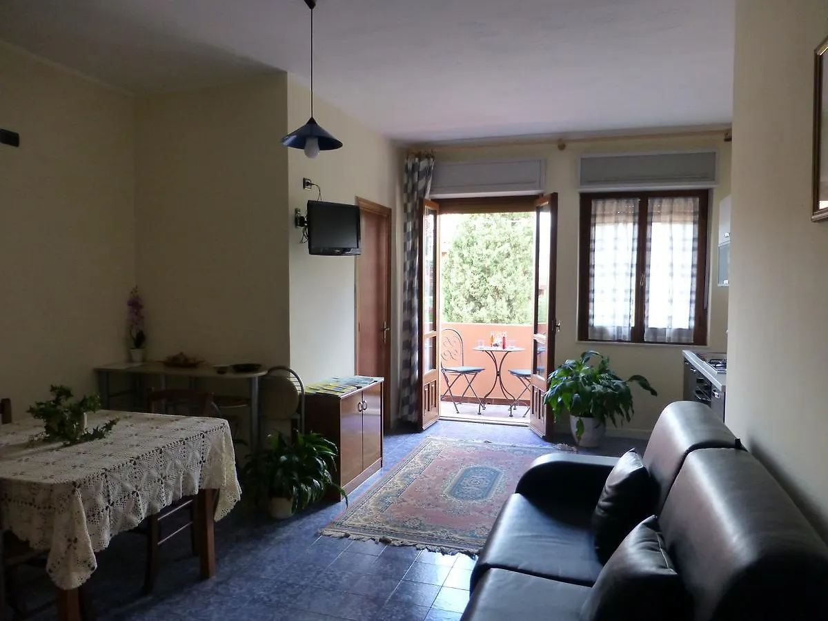 Casa Vacanza Appartamenti Al Mare カポテッラ 0*,