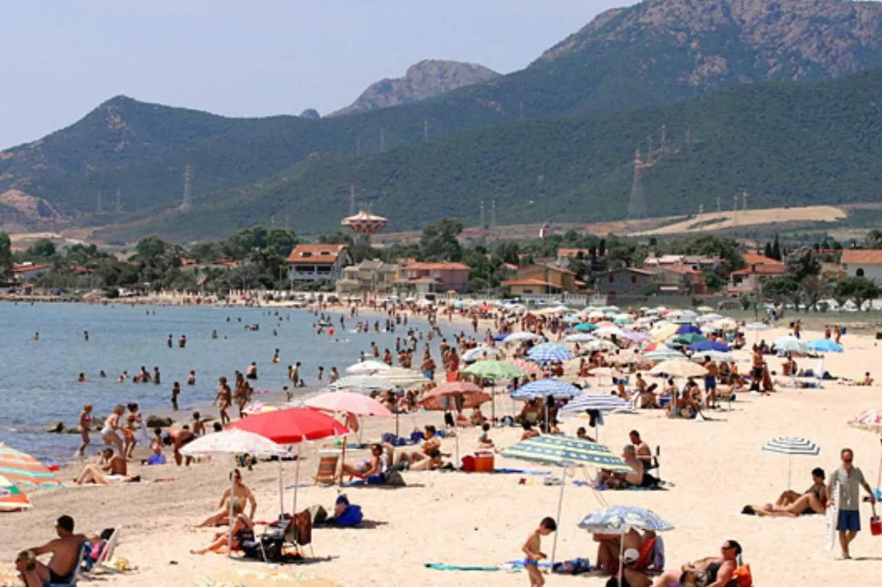 アパート Casa Vacanza Appartamenti Al Mare カポテッラ