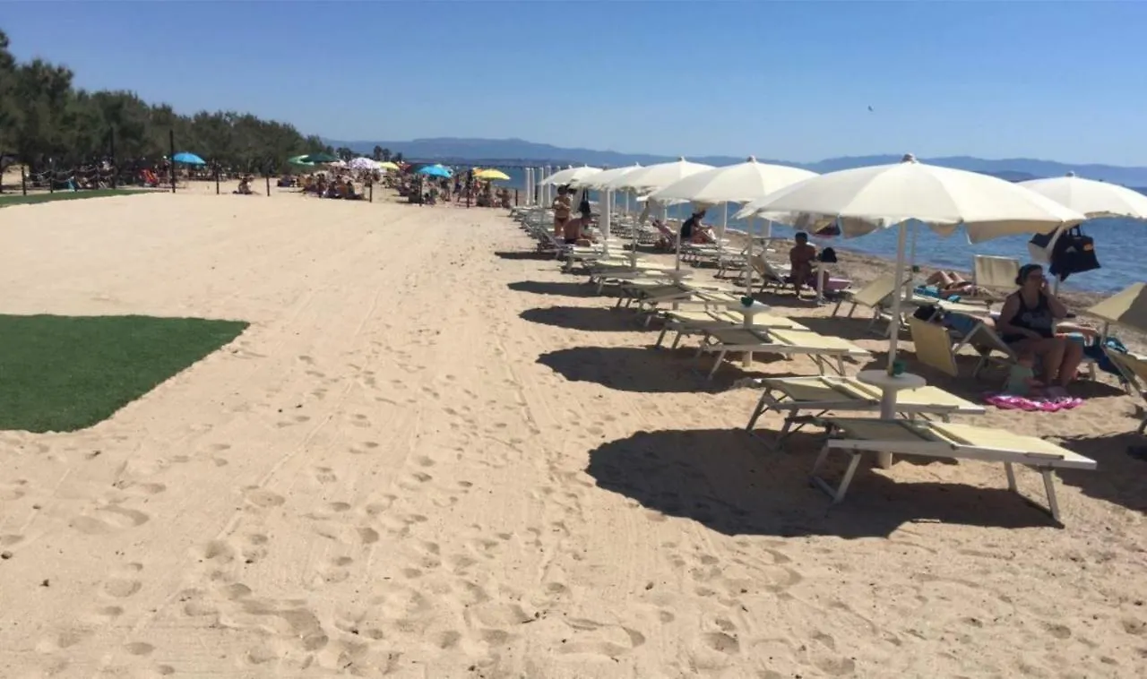アパート Casa Vacanza Appartamenti Al Mare カポテッラ